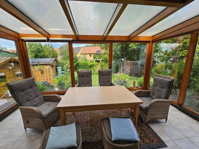 Lichterfelde: 3-Zimmer-Wohnung mit Wintergarten, ca. 120 m² Garten zur alleinigen Nutzung, Kamin & Stellplatz – Bild 4
