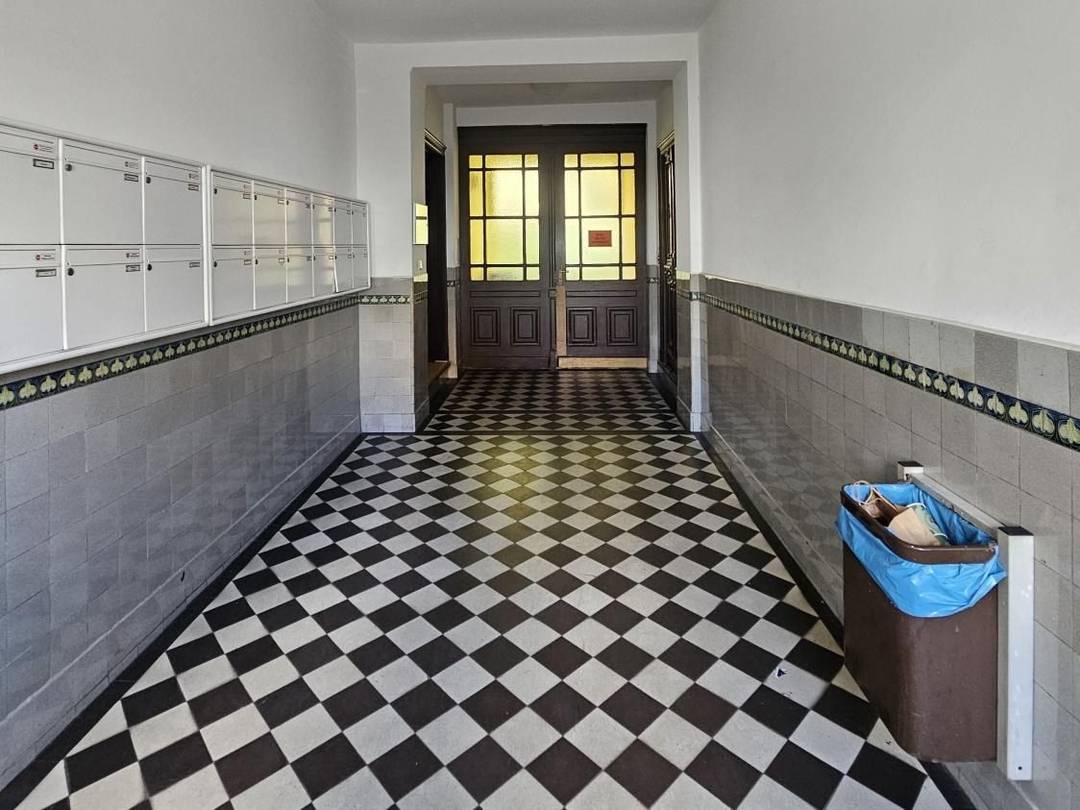 Schöneberg am Winterfeldtplatz: vermietete 3-Zimmer-Altbauwohnung als Kapitalanlage – Bild 3