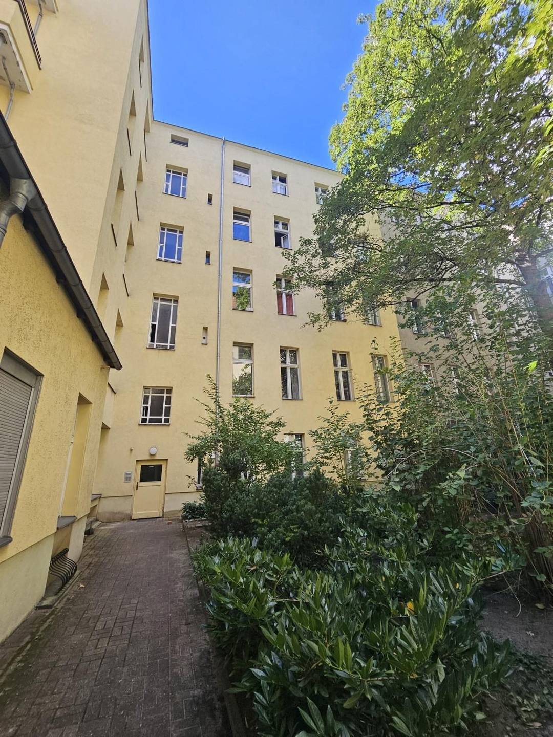 Schöneberg am Winterfeldtplatz: vermietete 3-Zimmer-Altbauwohnung als Kapitalanlage – Bild 5