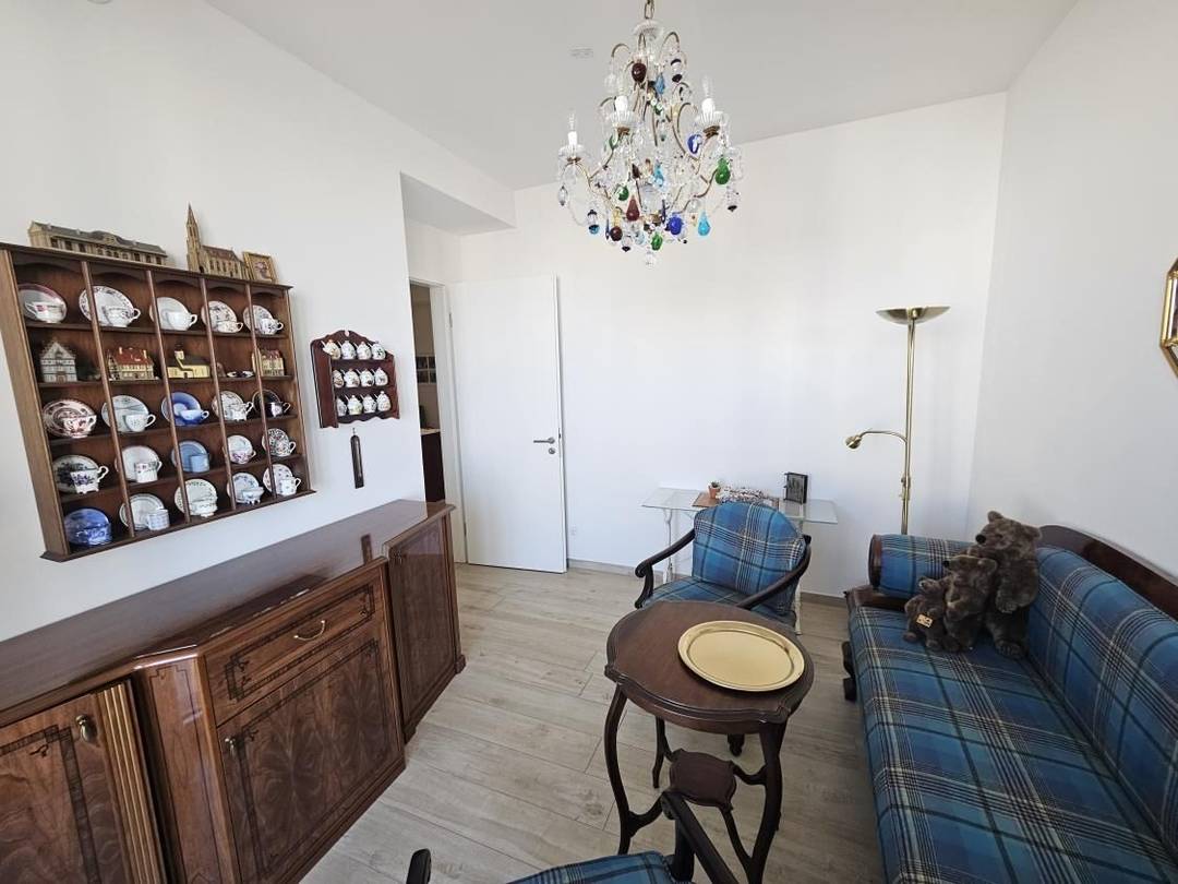 Charlottenburg am Ku’damm: barrierefreie 4-Zimmer-Wohnung mit 2 Balkonen, Sauna & Tiefgarage – Bild 5