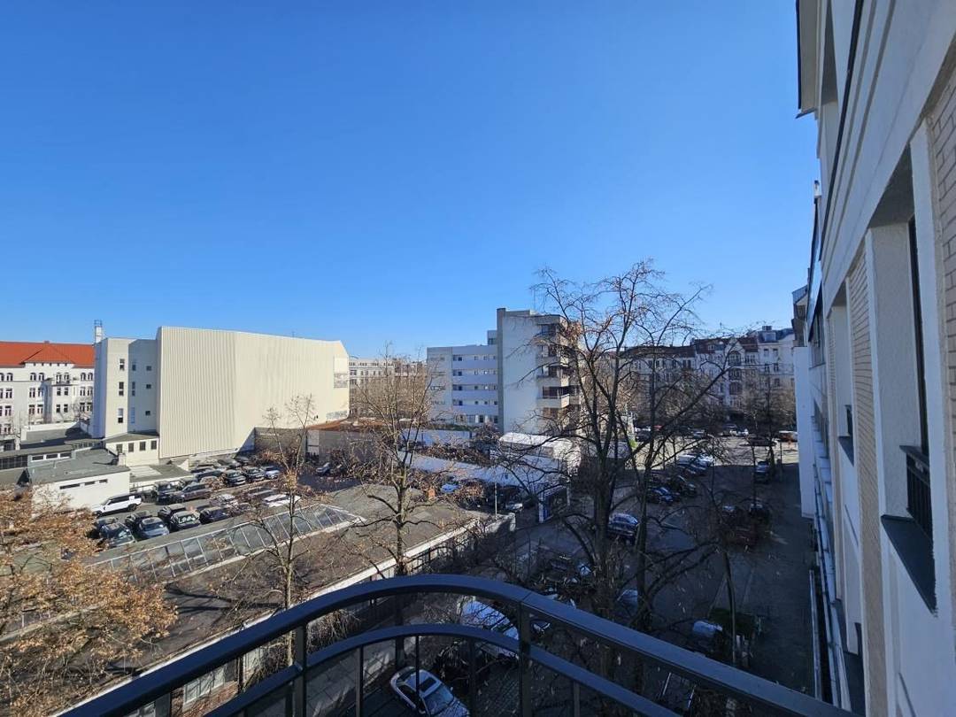 Charlottenburg am Ku’damm: barrierefreie 4-Zimmer-Wohnung mit 2 Balkonen, Sauna & Tiefgarage – Bild 6