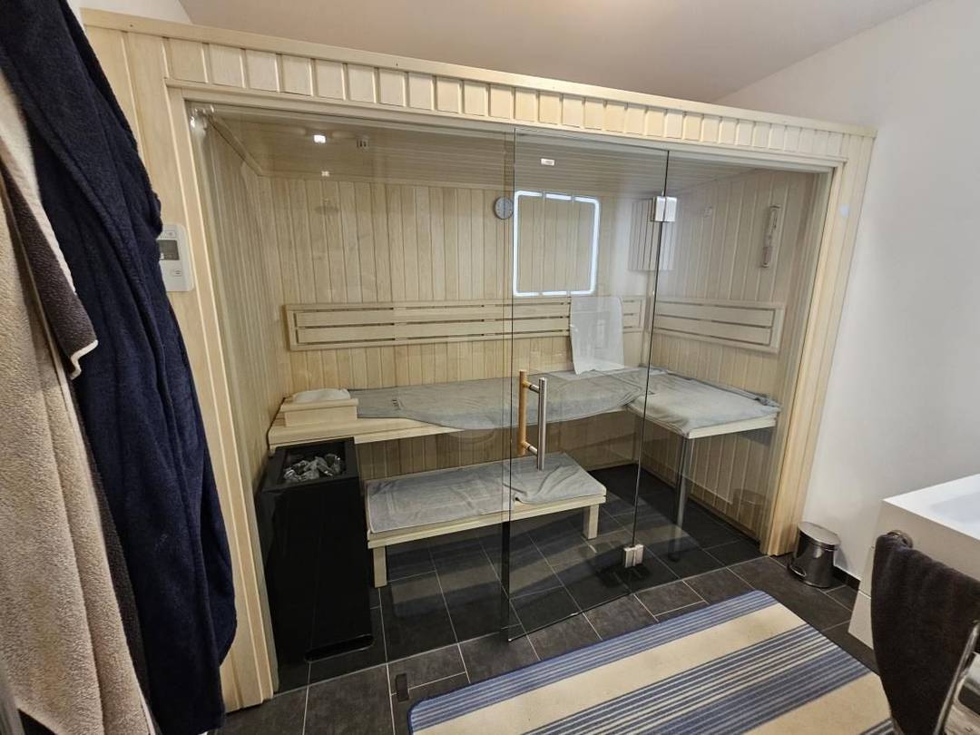 Charlottenburg am Ku’damm: barrierefreie 4-Zimmer-Wohnung mit 2 Balkonen, Sauna & Tiefgarage – Bild 13