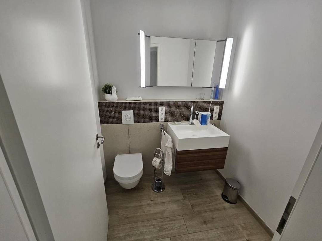 Charlottenburg am Ku’damm: barrierefreie 4-Zimmer-Wohnung mit 2 Balkonen, Sauna & Tiefgarage – Bild 14