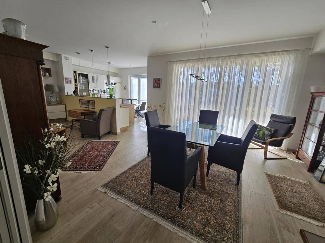 Charlottenburg am Ku’damm: barrierefreie 4-Zimmer-Wohnung mit 2 Balkonen, Sauna & Tiefgarage – Bild 17