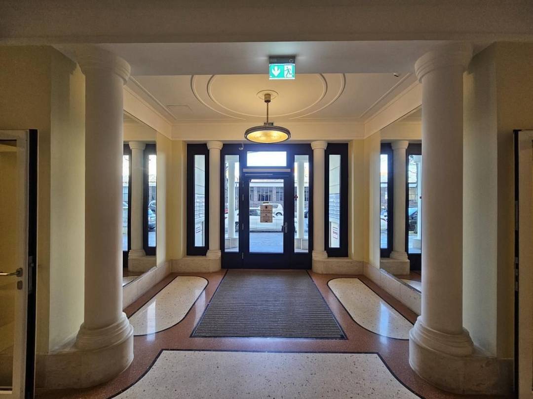 Charlottenburg am Ku’damm: barrierefreie 4-Zimmer-Wohnung mit 2 Balkonen, Sauna & Tiefgarage – Bild 26